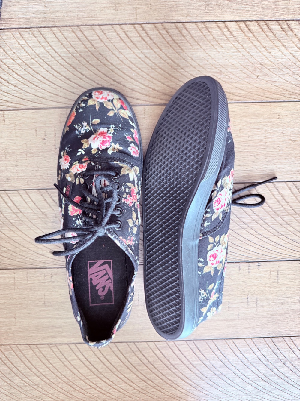 Vans Women Floral Black Canvas Lace-Up Sneakers